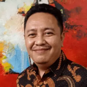 Syeron Syahril Spesialis Manajemen dan Bisnis Katalis Sinergi